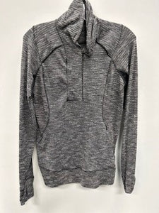 Size Medium Lululemon Athletic Top Item No. 21119