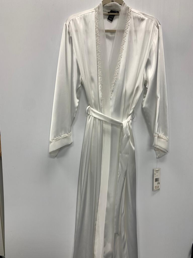 **NEW** Size L/XL Jones New York Robe #2112